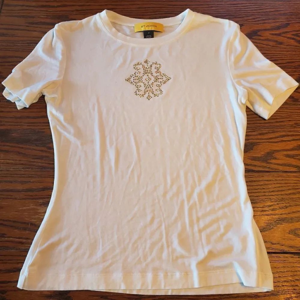 St John white gold design tee shirt size P